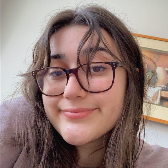 Meet your Posher, Nadia - Picture 1 of 1